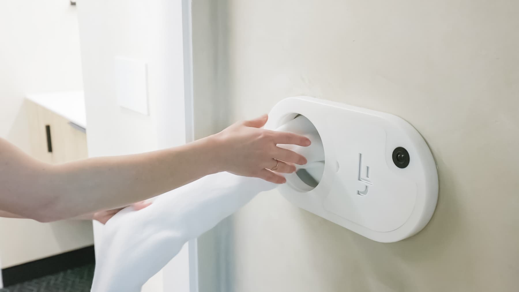 Laundry inlet installation